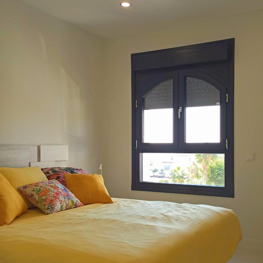 La Paloma Beach Apartment With Pool By Casa Del Sol Hr Manilva Extérieur photo
